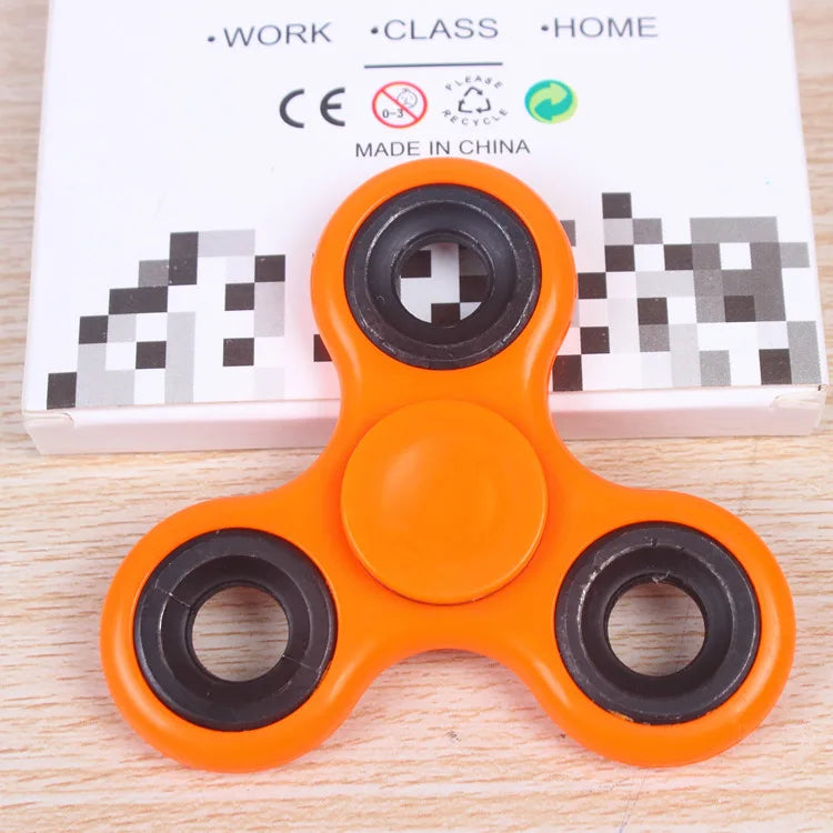 🌀 The Original Spinner – Simple, Smooth, Satisfying
The classic fidget spinner never goes out of style. Designed for both kids and adults, it’s the perfect way to reduce stress, fight boredom, and improve focus anywhere.