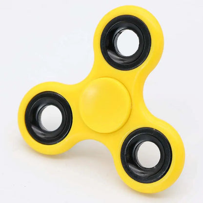 🌀 The Original Spinner – Simple, Smooth, Satisfying
The classic fidget spinner never goes out of style. Designed for both kids and adults, it’s the perfect way to reduce stress, fight boredom, and improve focus anywhere.